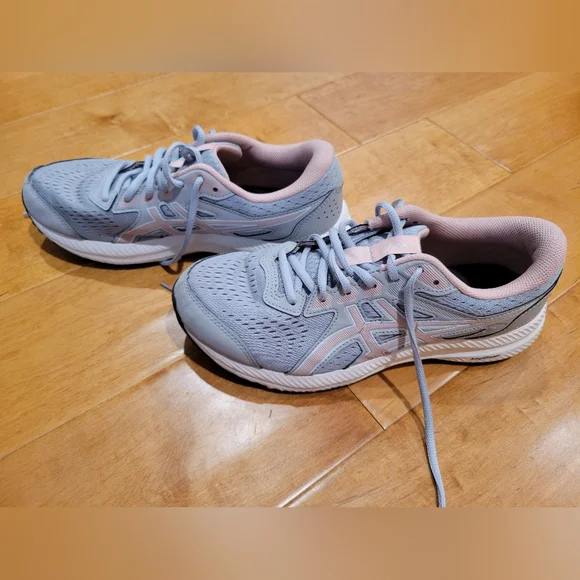 Asics running shoes - Picture 2 of 10
